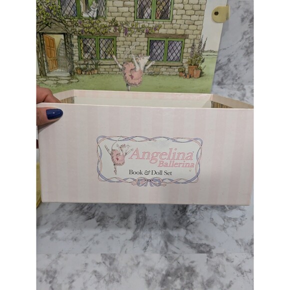 Angelina Ballerina Storybook Cottage Hardcover American Girl Set Doll Clothes - Picture 9 of 16
